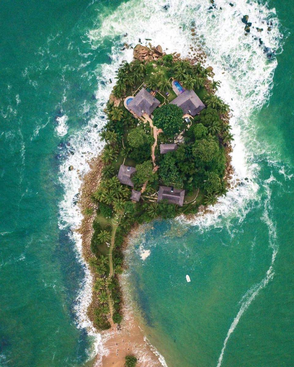 potret Axim Beach (instagram.com/newinghanatourism)