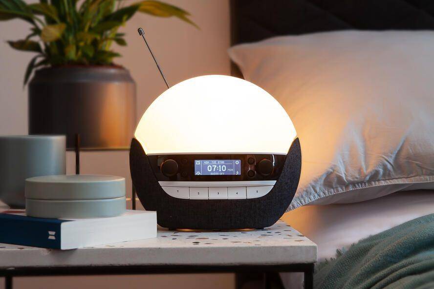 Lumie Bodyclock Luxe 750DAB (lumie.com)