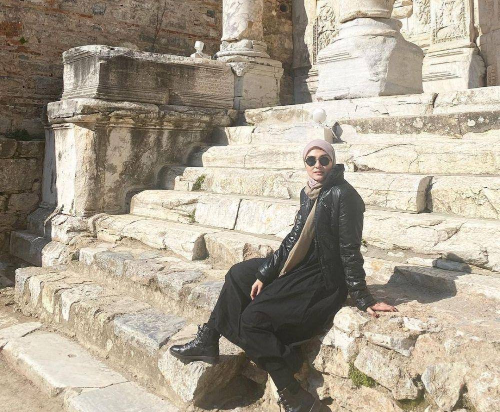 potret Zee Zee Shahab (instagram.com/zeezeeshahab)
