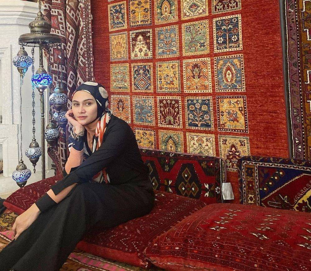 potret Zee Zee Shahab (instagram.com/zeezeeshahab)
