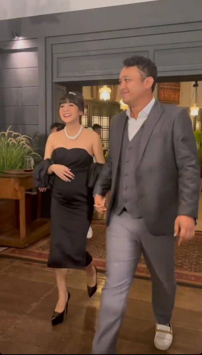 Baby Shower istri Gilang Dirga (instagram.com/danggiasari)