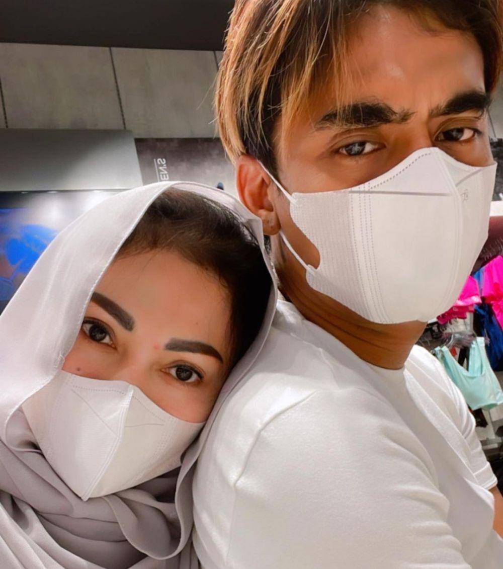 Charly dan istri (instagram.com/regina_irawan03)