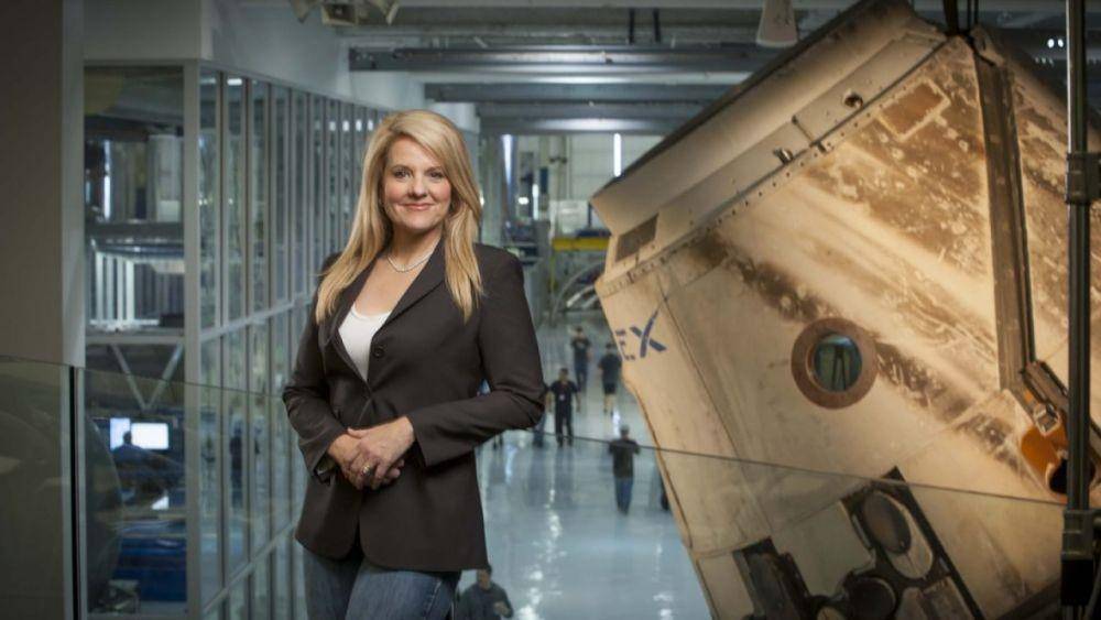 Potret Gwynne Shotwell (teslarati.com)