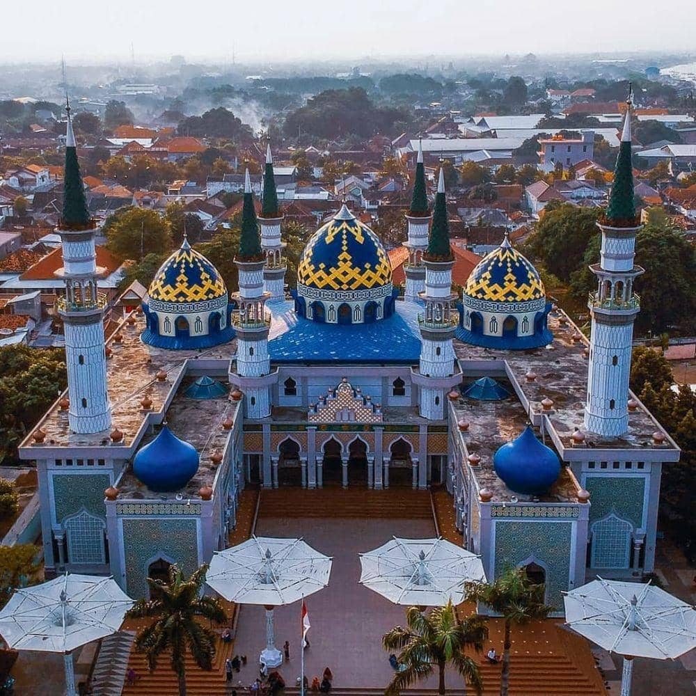 Masjid Agung Sunan Bonang di Tuban. Instagram.com/@tubannow