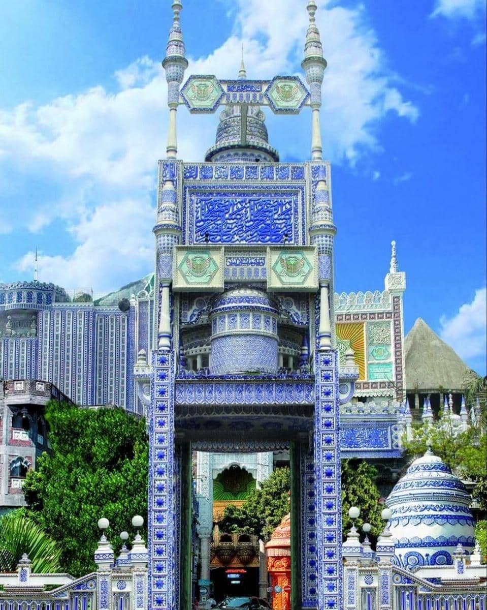 Masjid Tiban di Malang. Instagram.com/ @atuorin.official