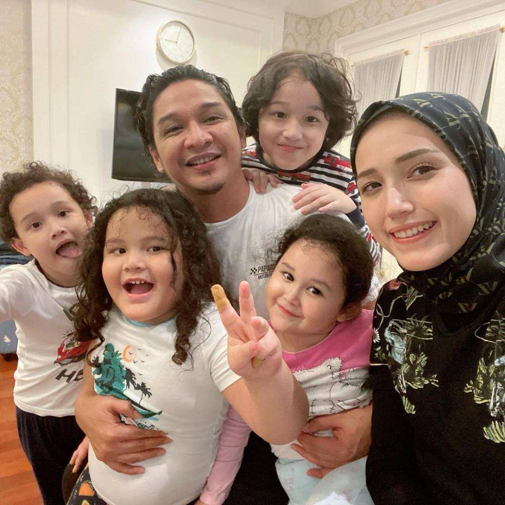 potret keluarga Pasha Ungu (instagram.com/adeliapasha)