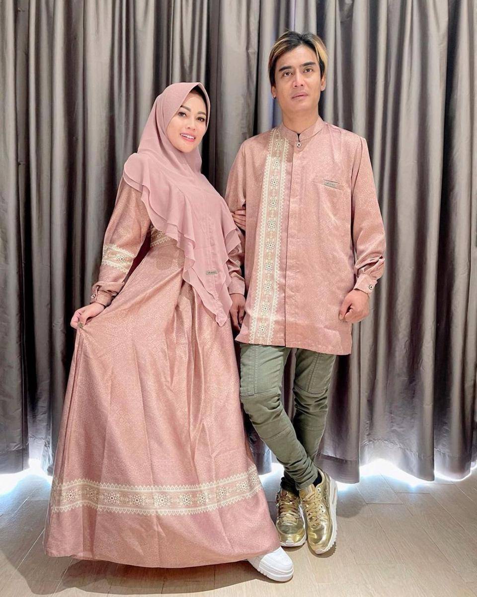 Charly Van Houten dan istri (instagram.com/regina_irawan03)