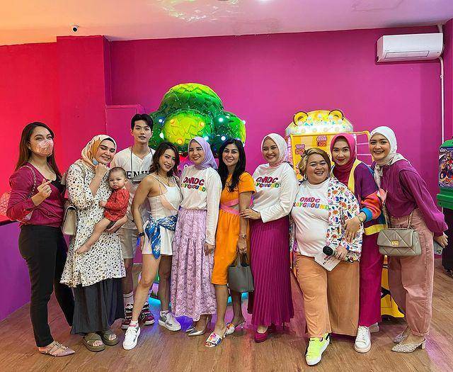 potret tamu artis di launch bisnis baru Tya Ariestya (instagram.com/tya_ariestya)