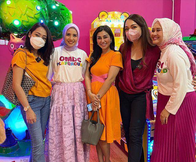 potret tamu artis di launch bisnis baru Tya Ariestya (instagram.com/tya_ariestya)