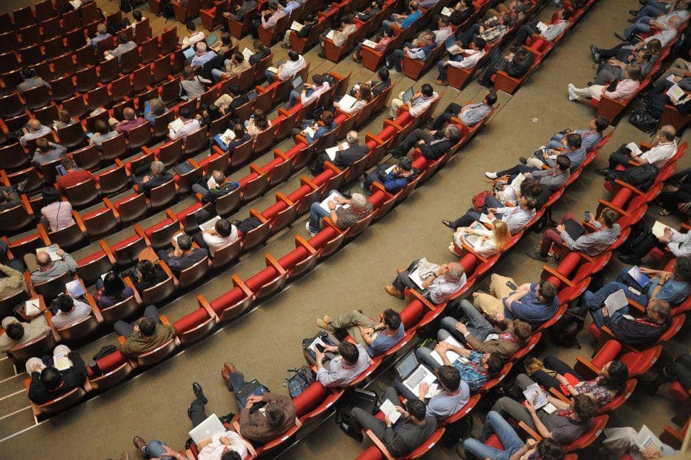 pengenalan kehidupan kampus di auditorium (Pixabay.com/crystal710)
