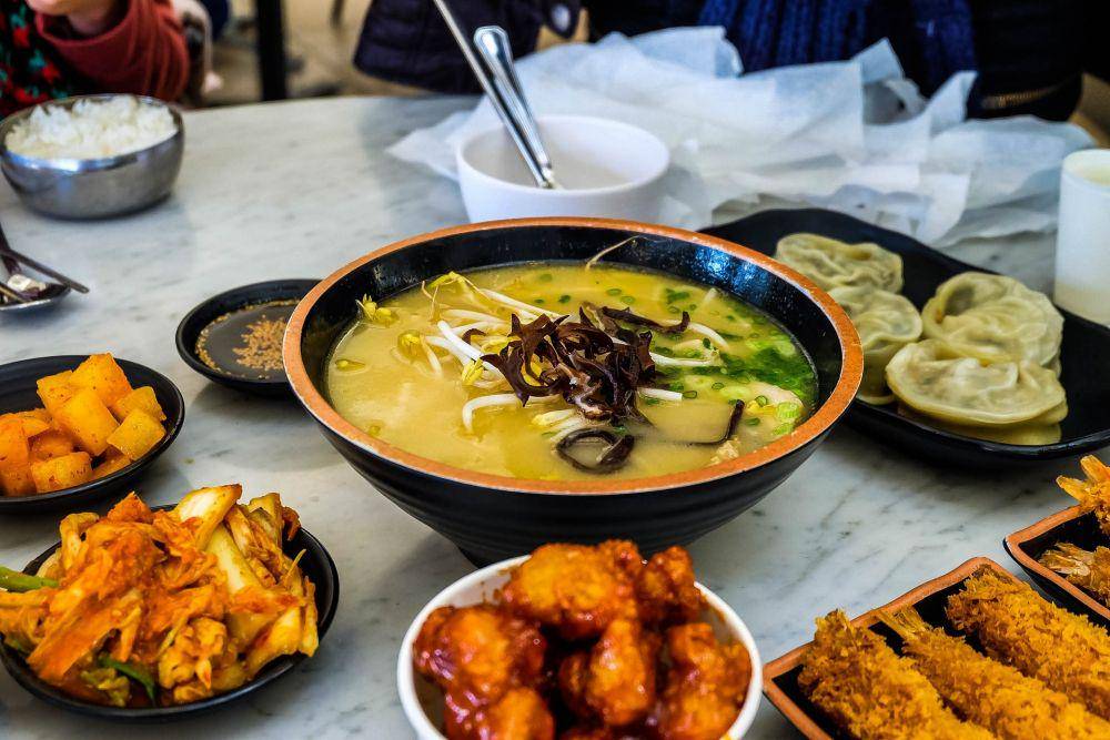 ilustrasi makanan yang akan dimakan ketika berbuka puasa (unsplash.com/ellemnida)