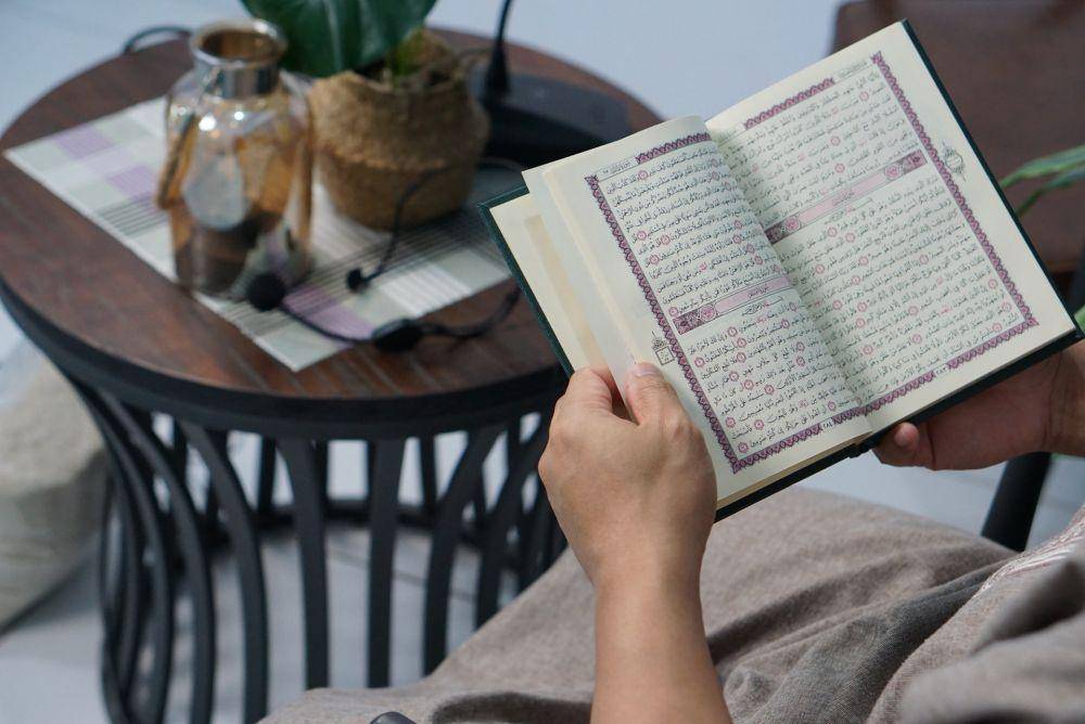 ilustrasi tilawah Al-Qur'an (unsplash.com/26_ms)