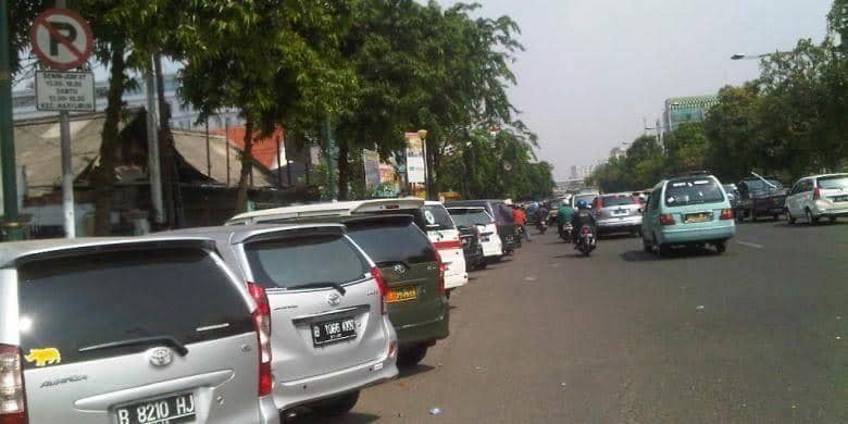 Ilustrasi parkir di bahu jalan. (google.com)