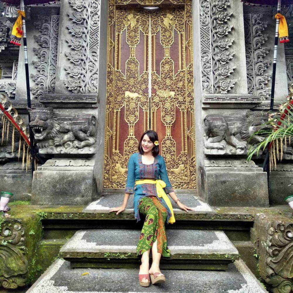Kebaya Anita Maerani (instagram.com/anitamae11)