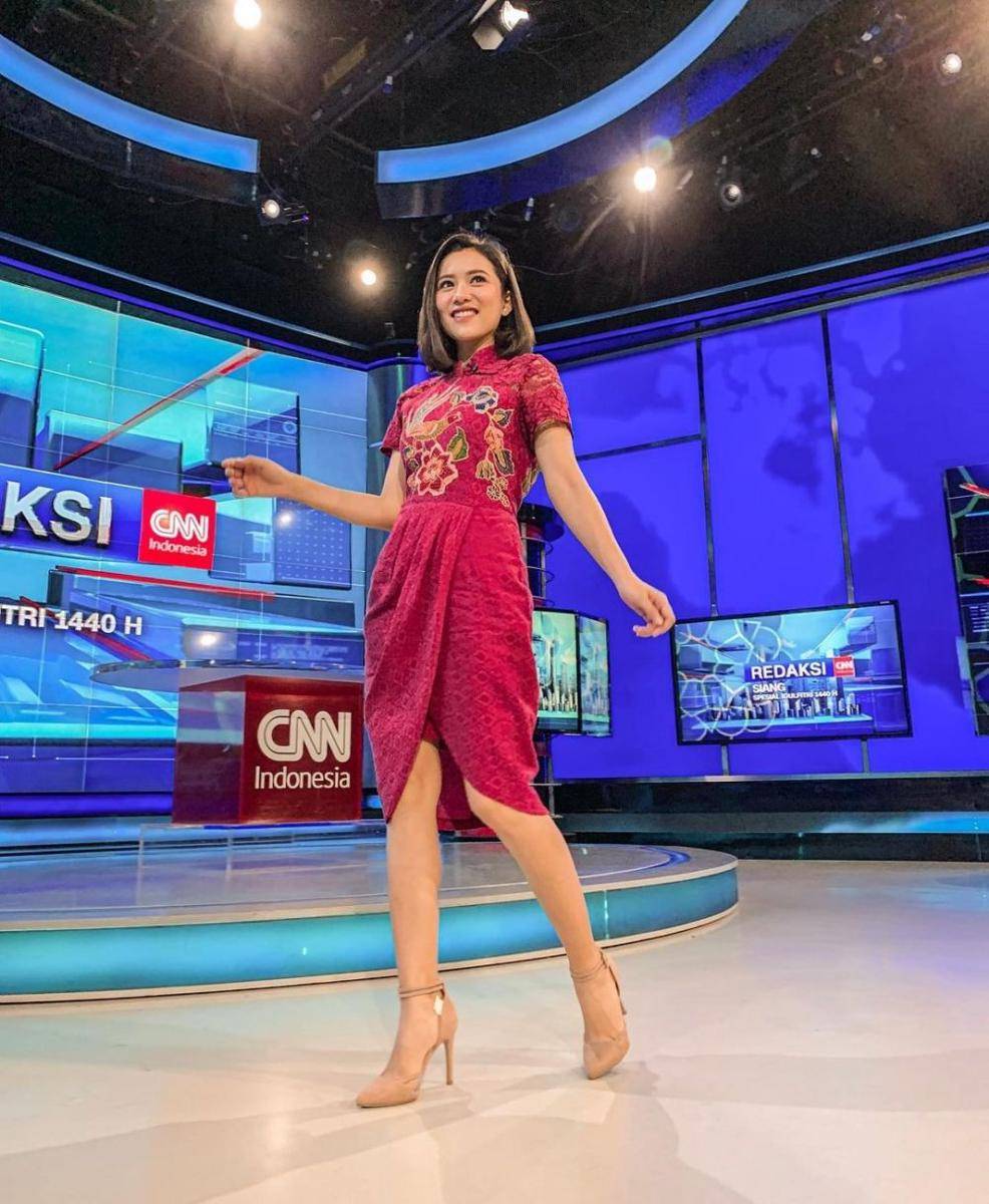 Gaya Etnik Anita Maerani (instagram.com/anitamae11)