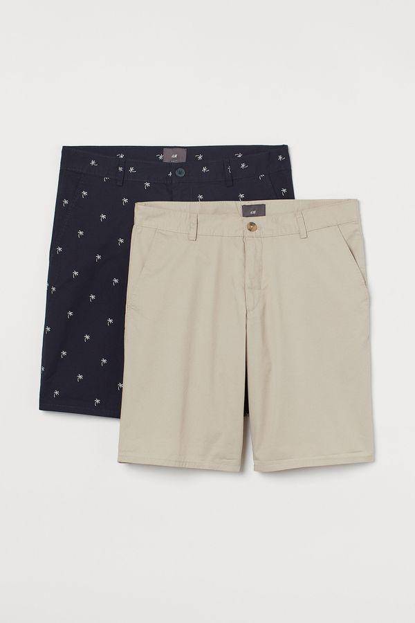 Ilustrasi chino pants pendek (hm.com)