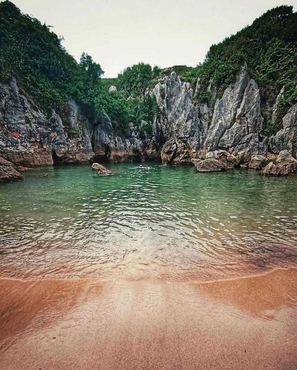 Playa de Gulpiyuri (instagram.com/campingsespana)