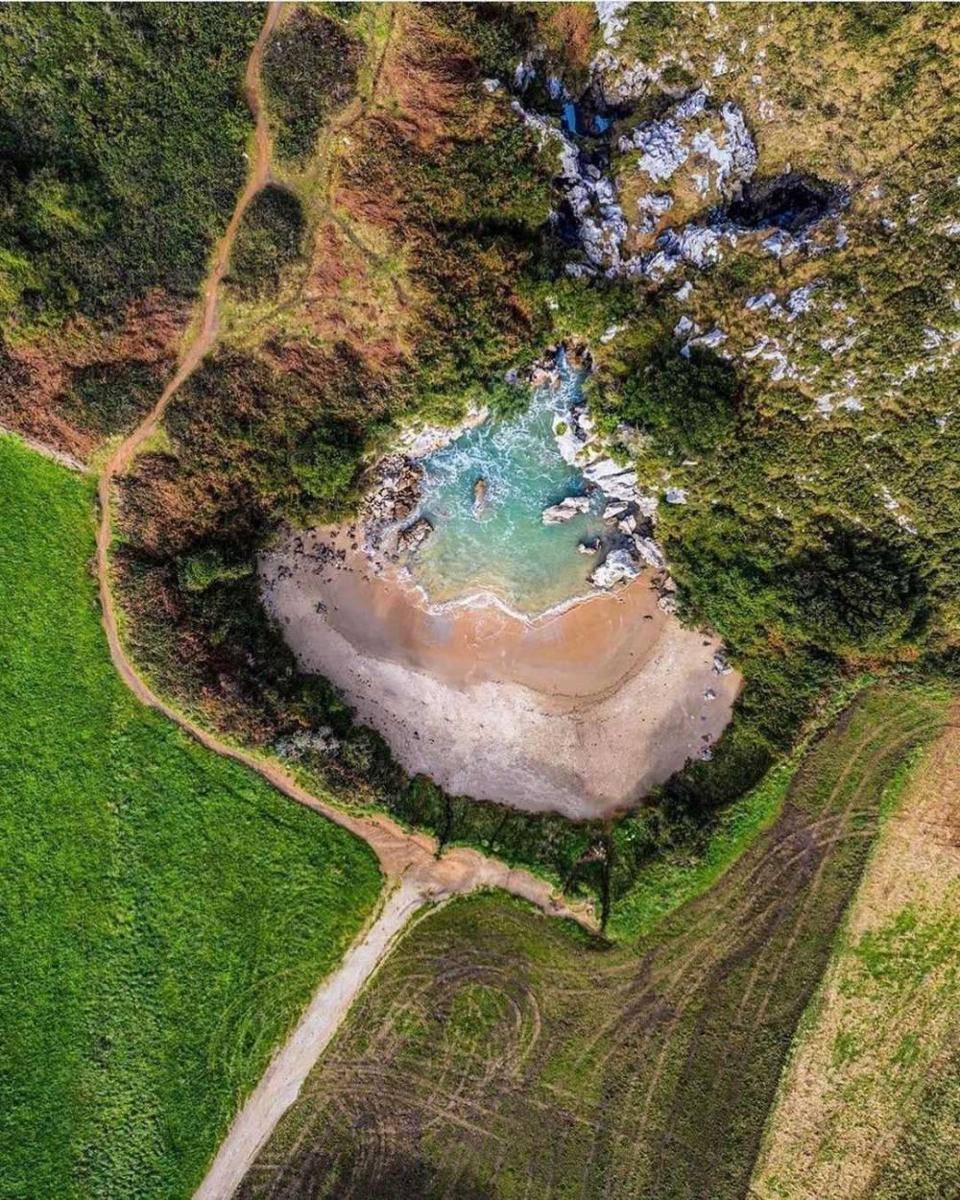 Playa de Gulpiyuri (Instagram.com/campingsespana)