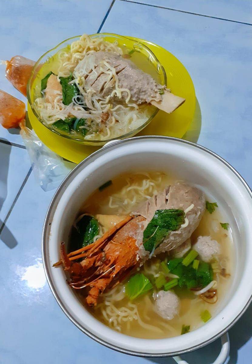 bakso nyeleneh (twitter.com/local_gnome)