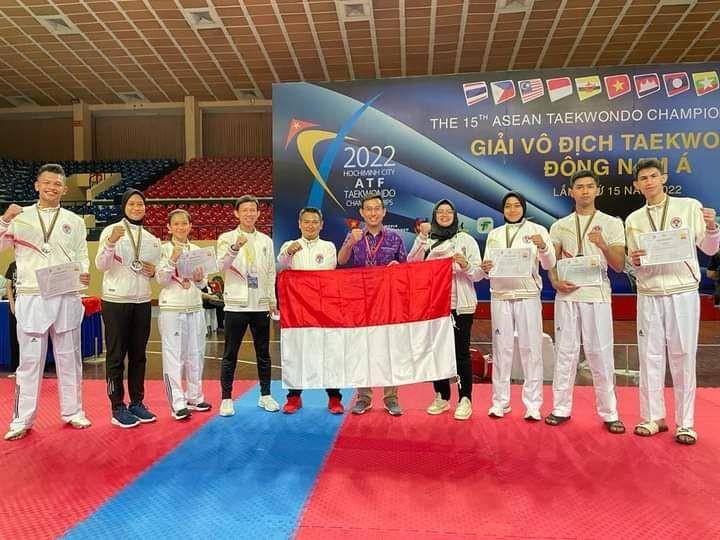 Tim taekwondo Indonesia di Vietnam. (gerakita.com)