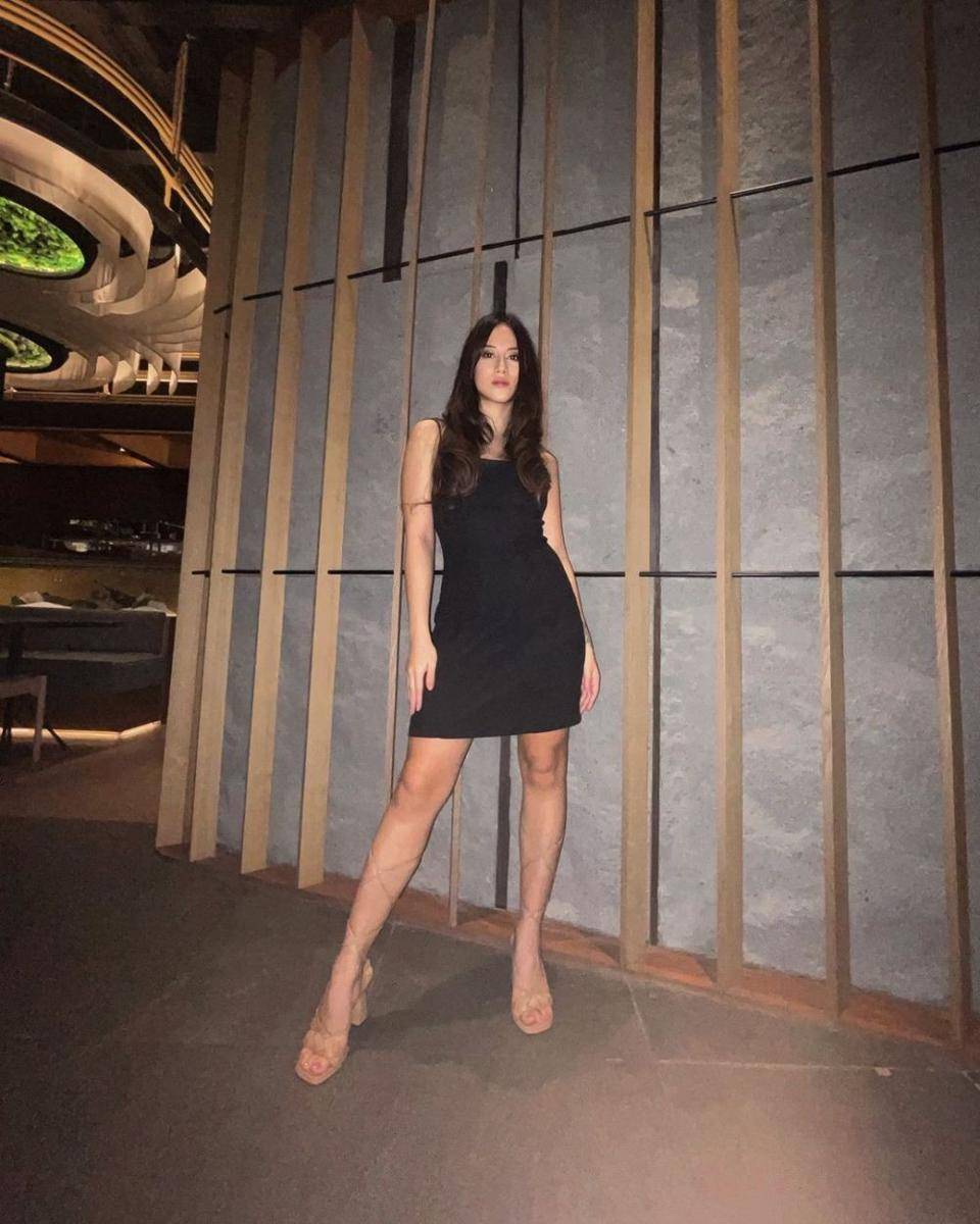 OOTD ala Janisaa Pradja (instagram.com/janisaas)