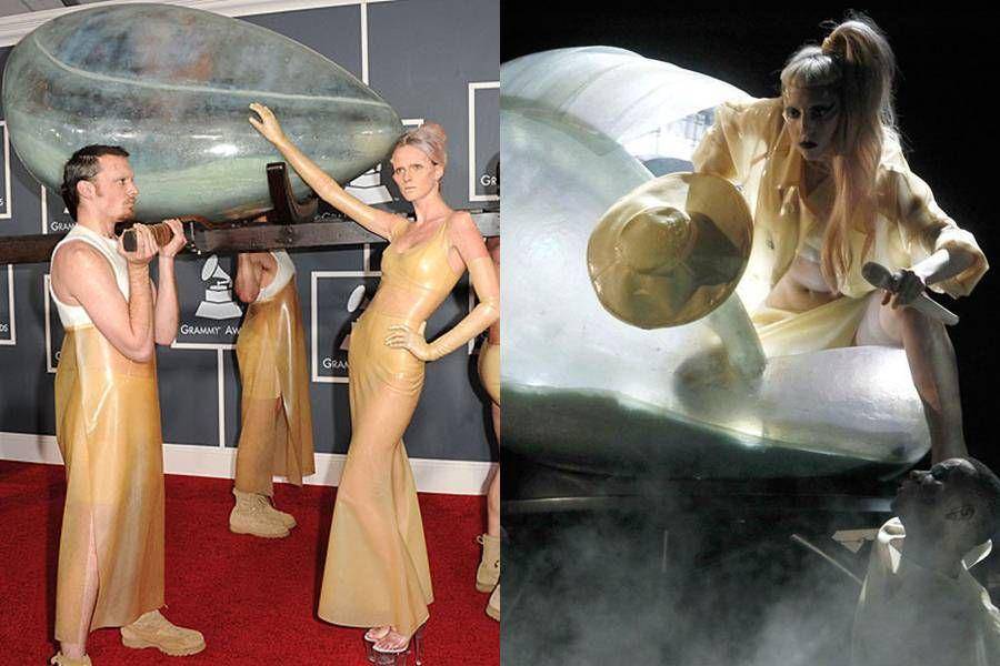 Lady Gaga di Grammy 2011 (twitter.com/jacquemusx)