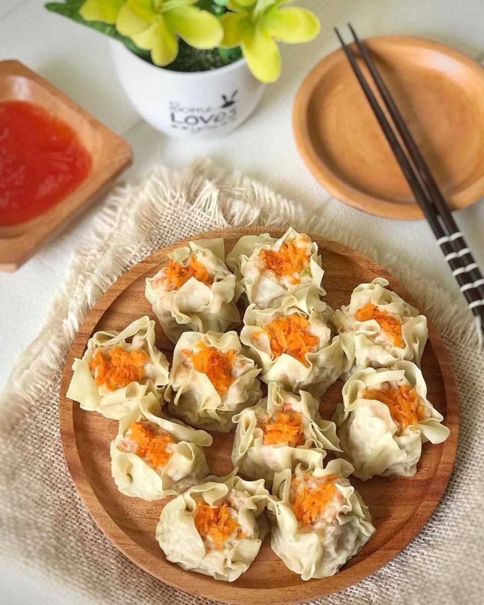 ilustrasi siomay udang (instagram.com/lina_dharmaputra)