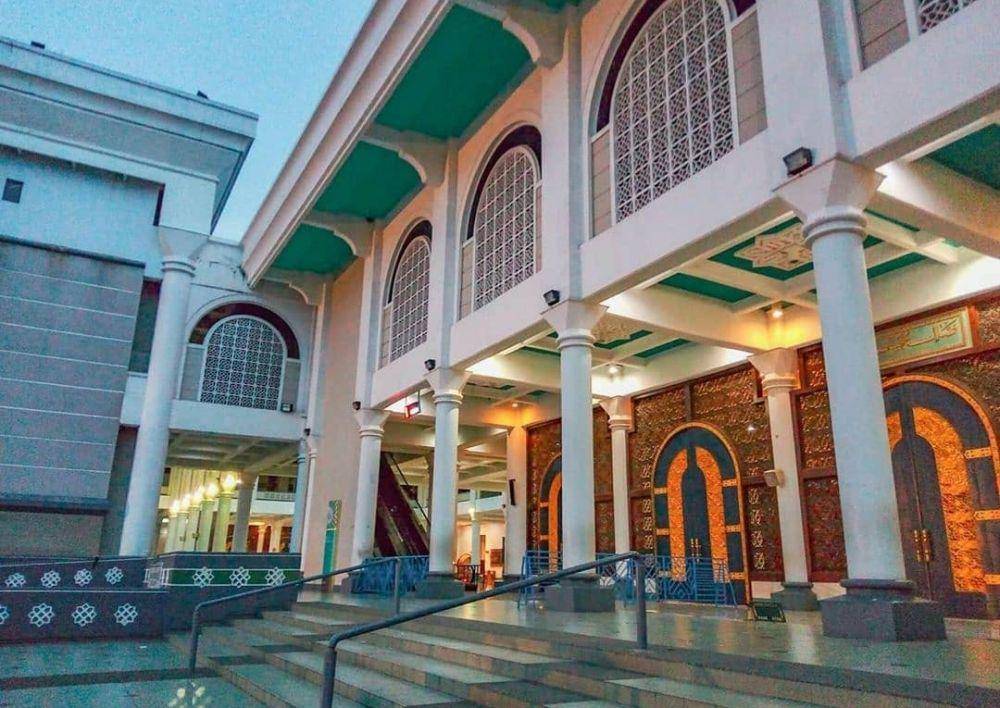 Masjid Nasional Al-Akbar Surabaya (instagram.com/davidkrisdi)