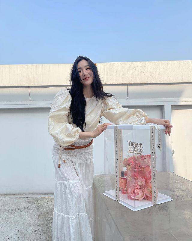 potret Tiffany Young (instagram.com/tiffanyyoungofficial)