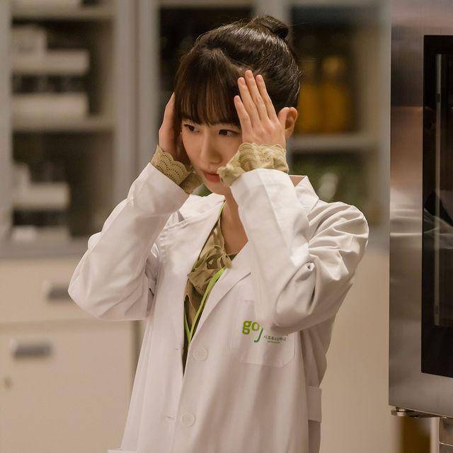 Yun Sang Jeong di drama Business Proposal (instagram.com/iokcompany)