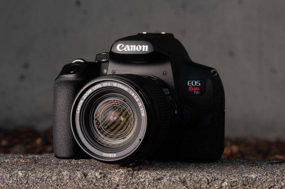 potret Canon EOS Rebel T8i / EOS 850D (digitaltrends.com)