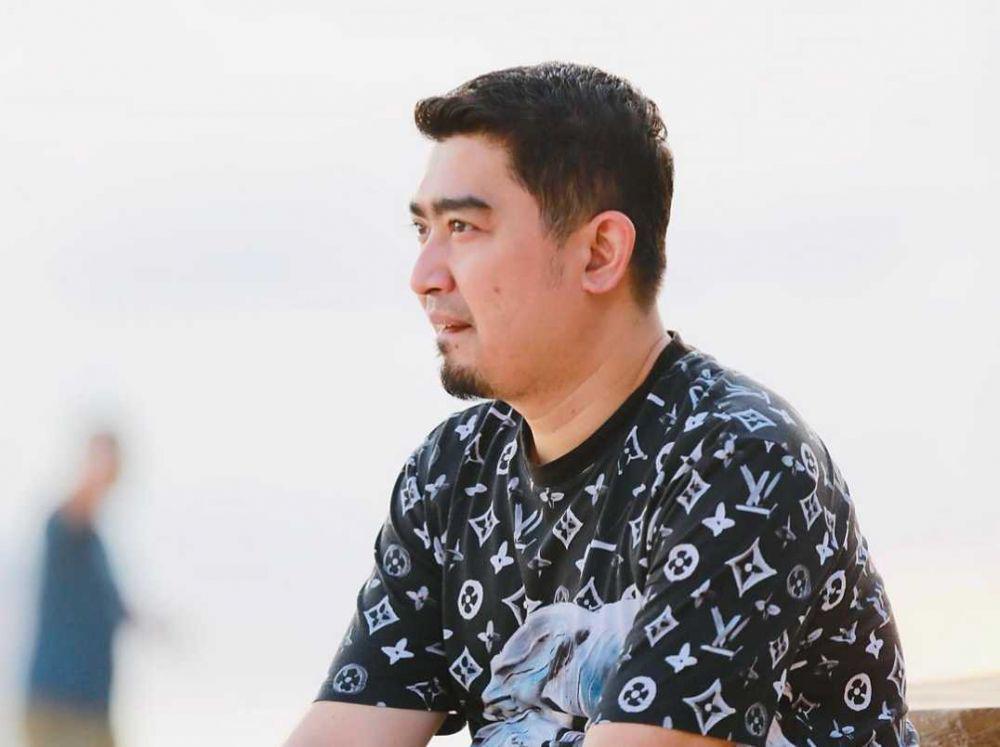 10 Potret Ustaz Solmed yang jadi Pengusaha Muda dan Komentator AKSI