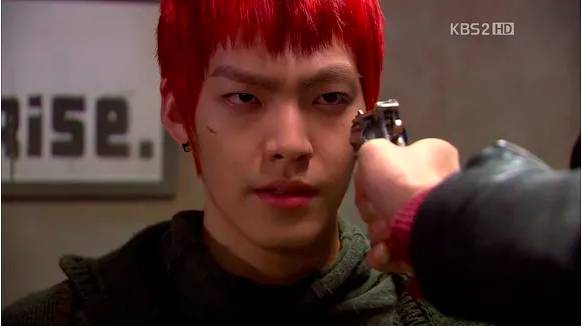 Kim Woo Bin dalam White Christmas (dramabeans.com)