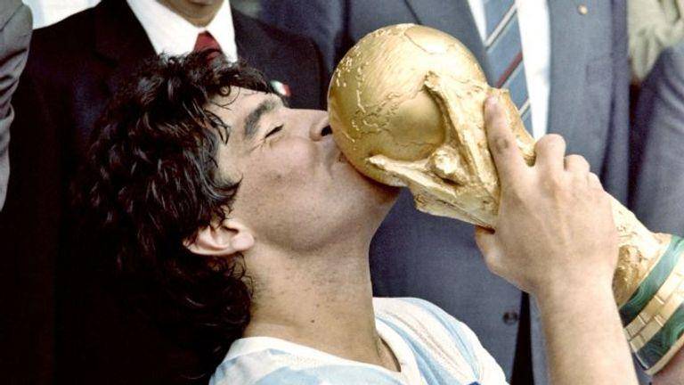 potret Diego Maradona (skysports.com)