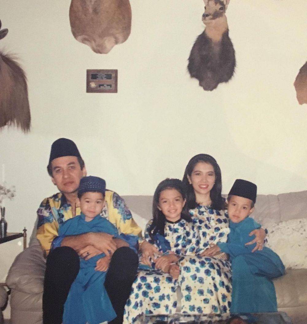 potret lawas Raline Shah dan keluarga (instagram.com/ralineshah)