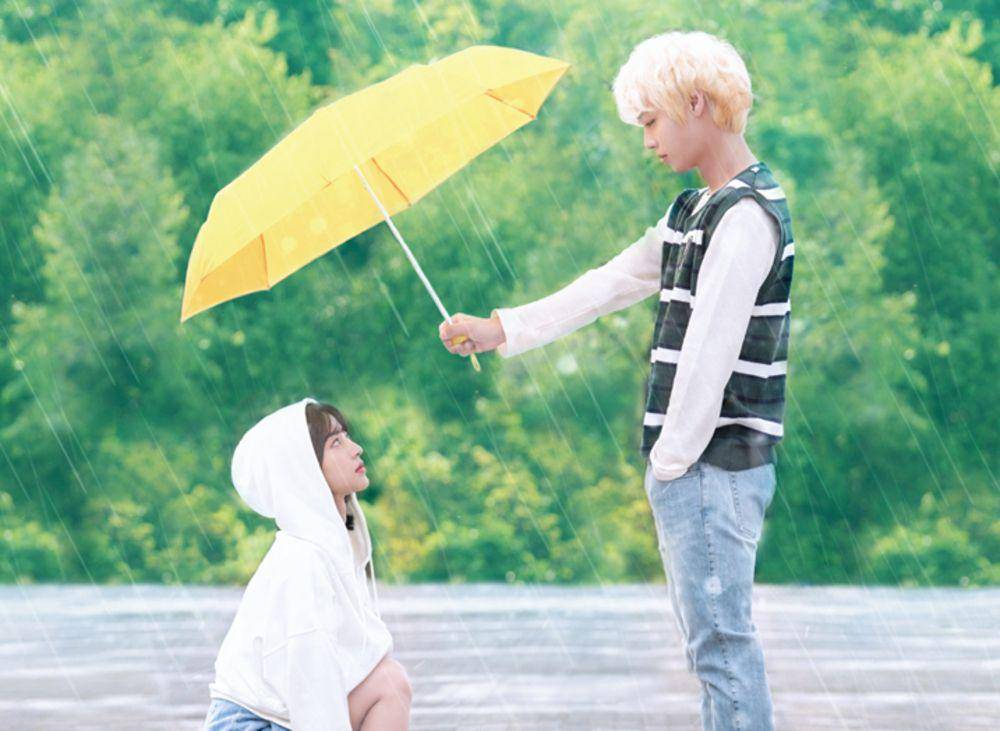 Park Ji Hoon dan Kang Min Ah di At A Distance, Spring is Green (program.kbs.co.kr)
