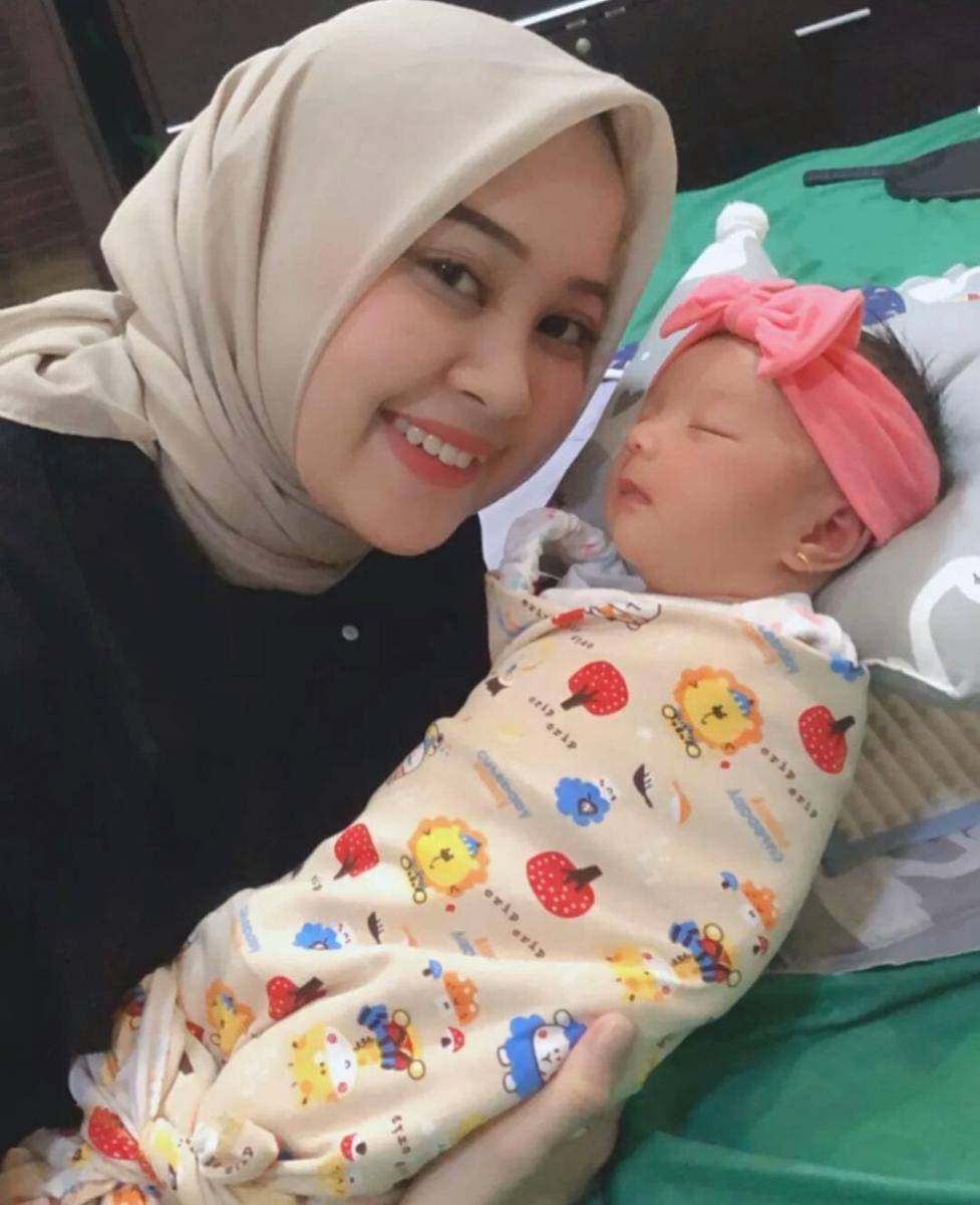 potret manis istri dan anak Aldi Taher (instagram.com/salsabillih06)