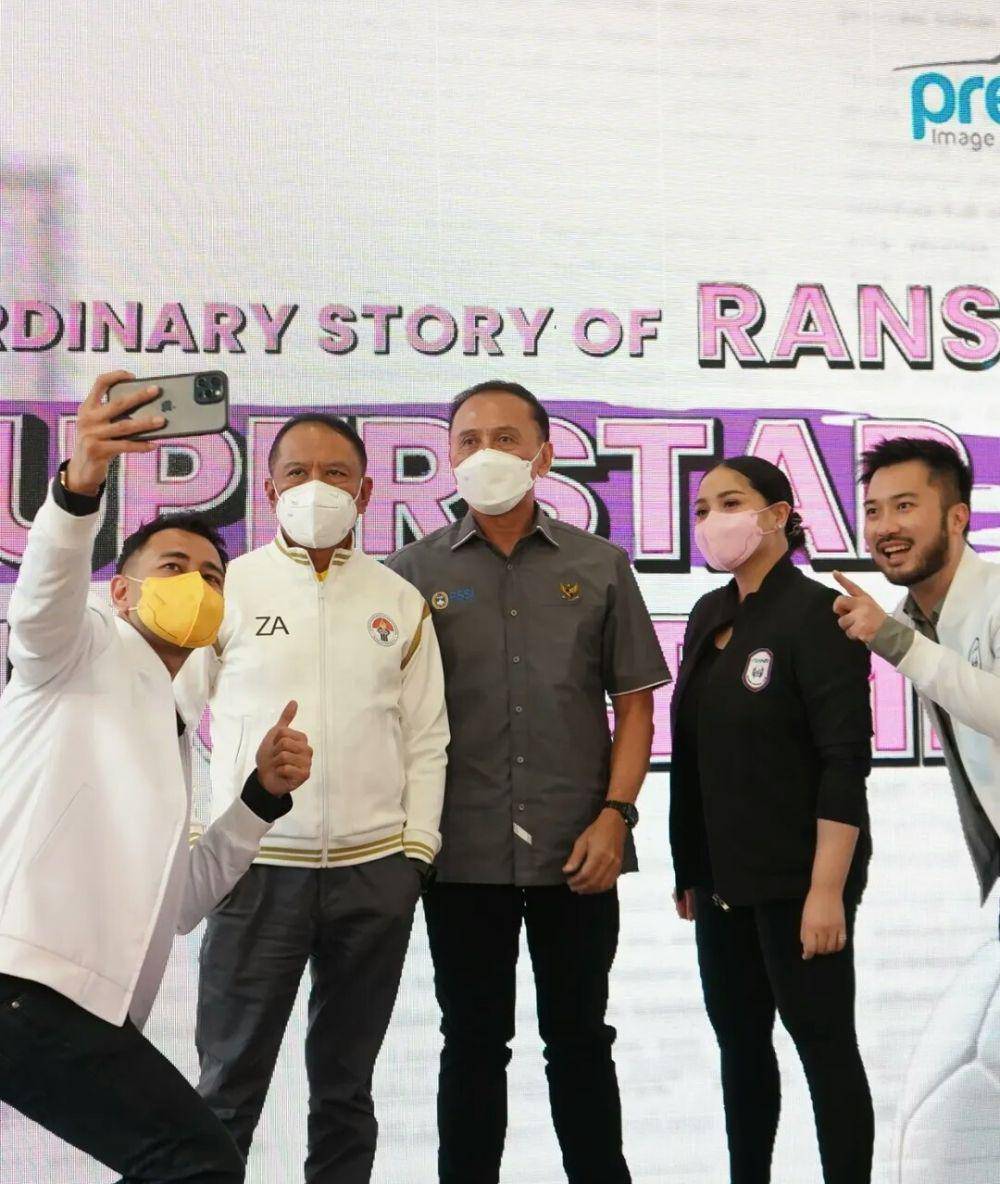 potret Nagita Slavina kenakan jas Rans Cilegon (instagram.com/_rudysalim)