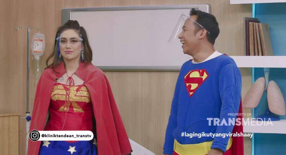 potret Celine Evangelista pakai baju super hero (youtube.com/TRANS TV Official)