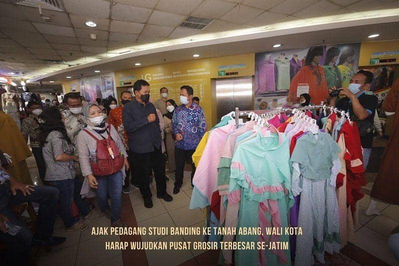 Wali Kota Madiun mengajak 30 pedagang konveksi PBM untuk studi banding ke Tanah Abang, Jakarta, Kamis (17/3) (Instagram/@pemkotmadiun_)