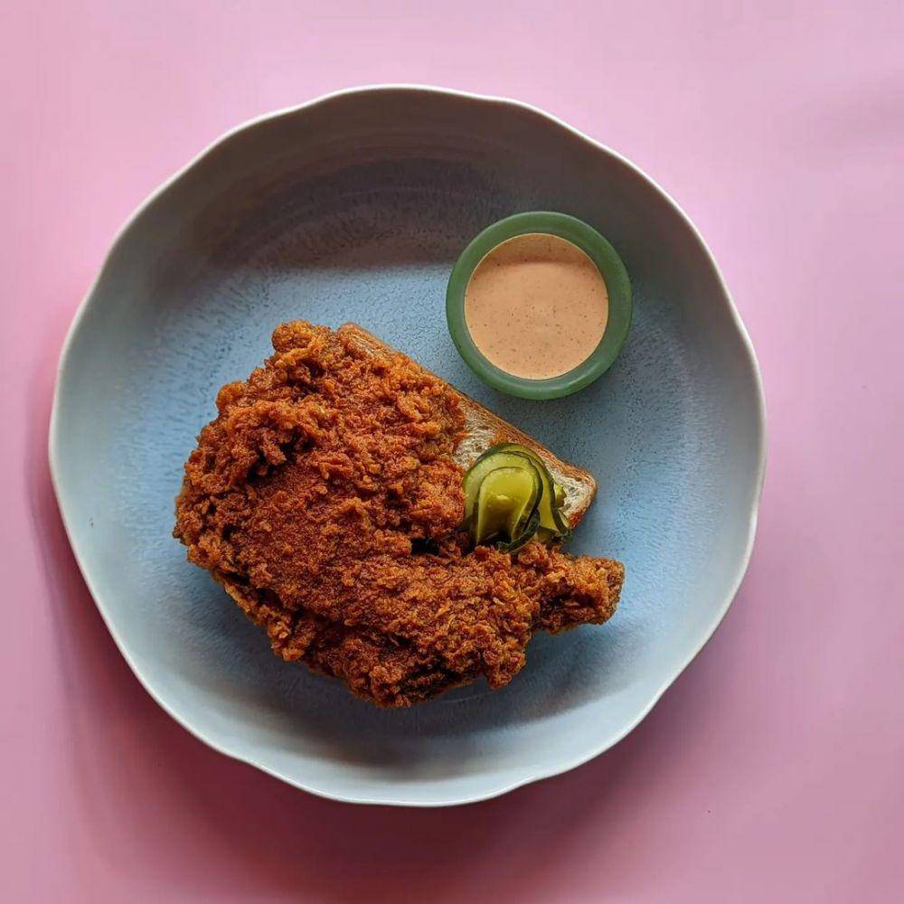 ilustrasi Nashville hot chicken (instagram.com/cluck_it_chicago)