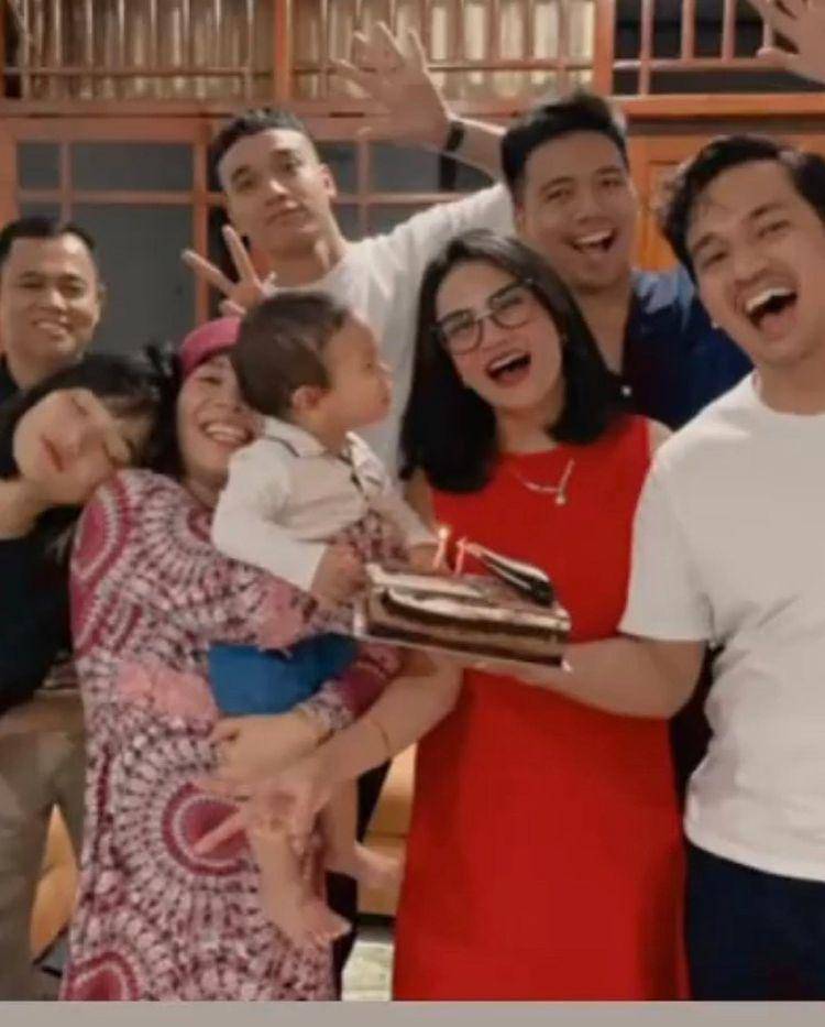 potret kenangan ultah Fadly bersama Bibi dan Vanessa (instagram.com/fadlyfsl_)