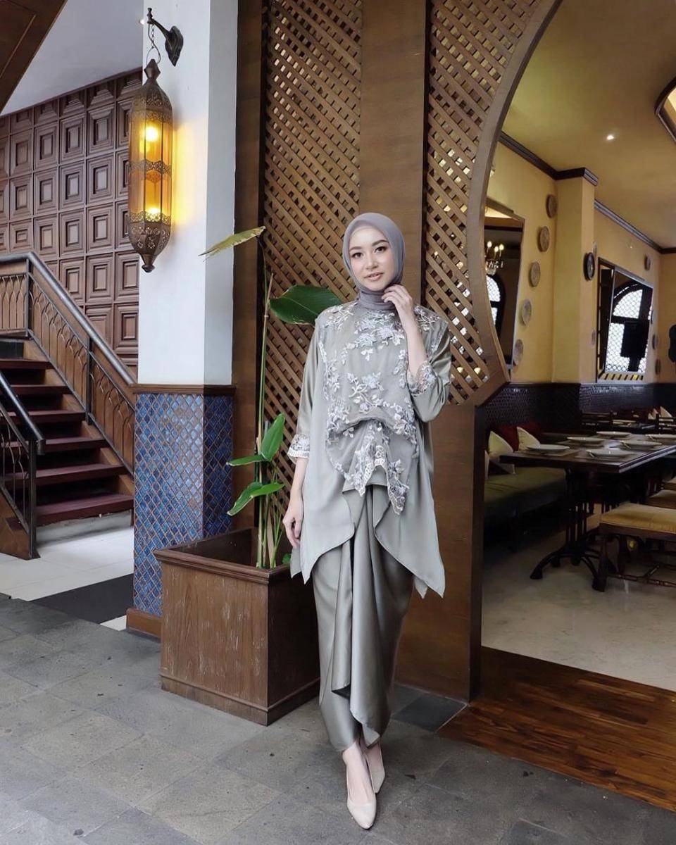 Hijab kebaya. (instagram.com/bahjatina)