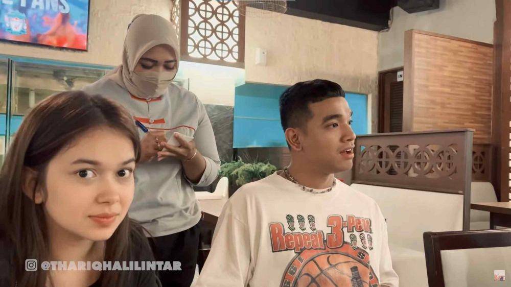 Sahur pertama Fuji, Thariq, Fadly, dan Rebecca (YouTube.com/Thariq Halilintar/)