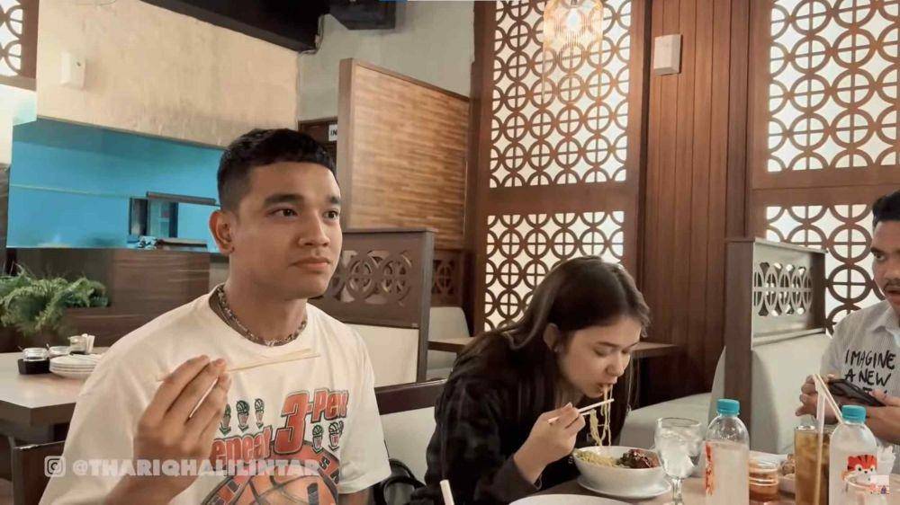 Sahur pertama Fuji, Thariq, Fadly, dan Rebecca (YouTube.com/Thariq Halilintar/)