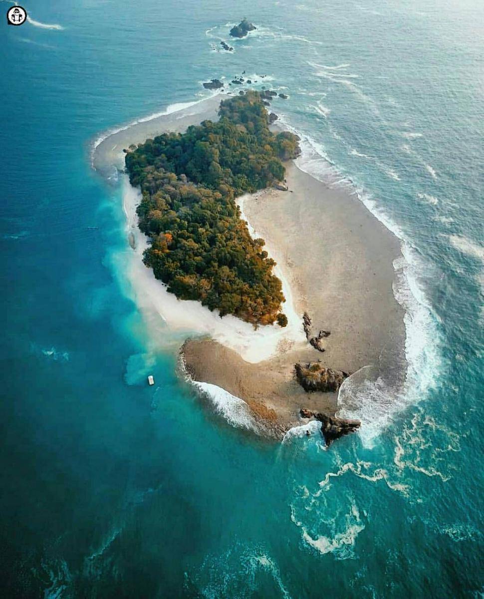 Teluk Kiluan (instagram.com/trippaker)