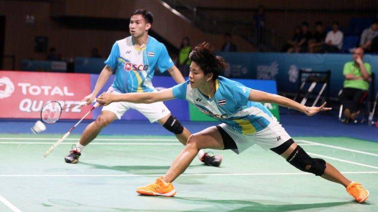 Dechapol Puavaranukroh dan Sapsiree Taerattanachai (bwfworldtour.bwfbadminton.com)