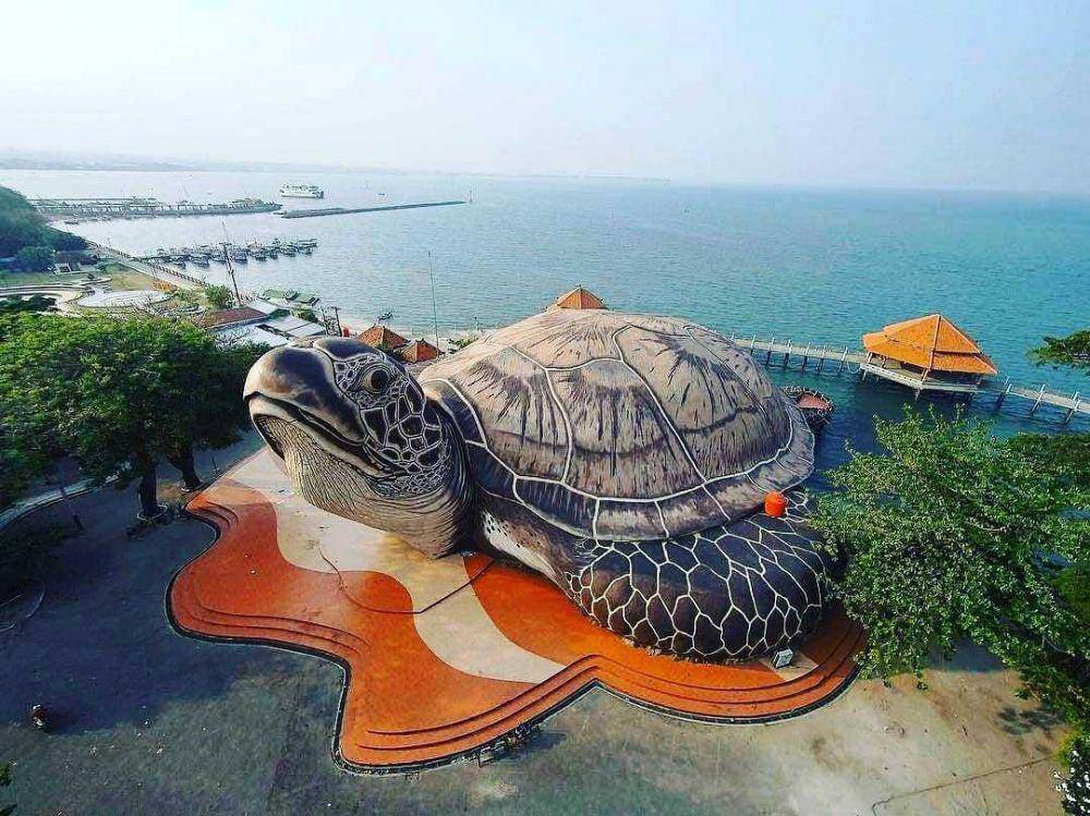 ilustrasi pantai kartini (instagram.com/fathulminan)