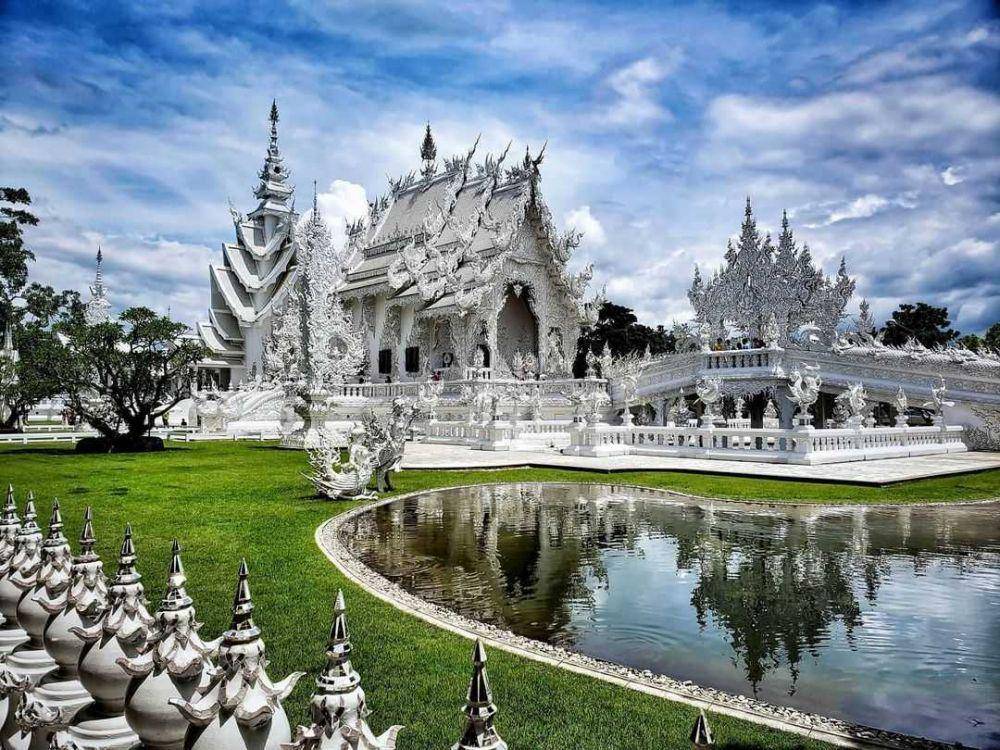 Wat Rong Khun (instagram.com/kaleynelson)