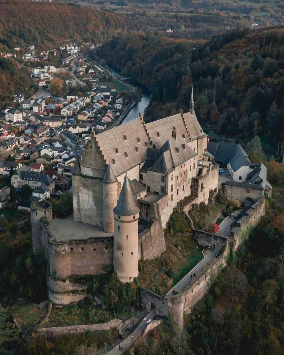 Vianden Castle (instagram.com/pierre.bk)